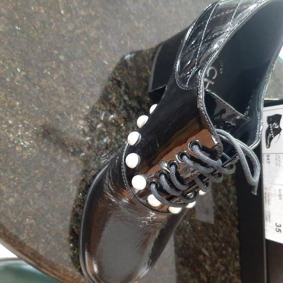 Chanel Shoes - Picture 2 of 3